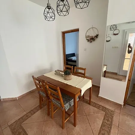 Luca Vendeghaz 1. Apartmán